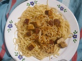 Tofu et haricots mungo sautés aux nouilles chinoises