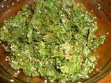 Chips croustillantes de chou kale au sesame et au paprika