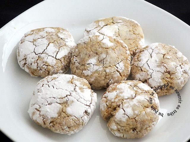 Brutti e buoni ( biscuits italiens amandes et noisettes ) : Recette de  Brutti e buoni ( biscuits italiens amandes et noisettes )