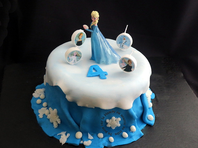 Gâteau poupée Reine des neiges - Maman et ses kids