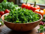 Chou kale : l’ingrédient phare des recettes saines et gourmandes