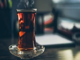 Comment est réalisé le thé sombre et fermenté