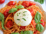 Spaghetti à la burrata et à la tomate