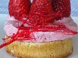 Sablé breton, mousse de fraises et caramel de fraises (mini birthday cake)