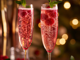 Cocktail pour faire la fête : la soupe de champagne à la framboise