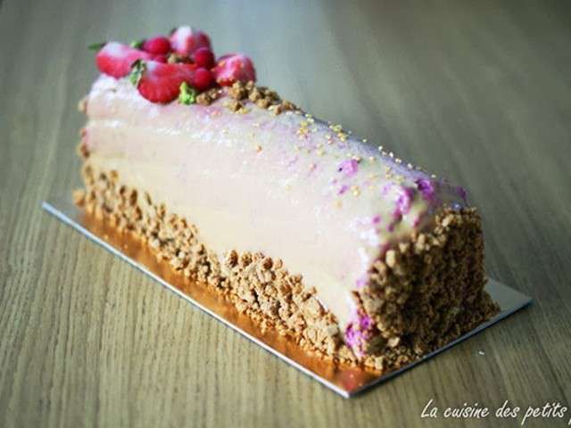 Bûche de noël à la framboise avec insert croustillant, buche minceur