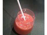 Smoothies pêches framboises