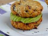 Sandwichs de cookies au thé vert, dattes et coriandre fourrés à la crème d’avocat { Battle Food # 18 }