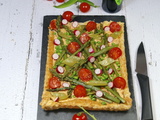 Tarte aux légumes de printemps et fromage blanc au pesto rouge