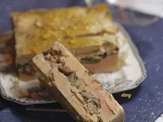 Terrine de foie gras aux châtaignes et fine gelée de sauterne
