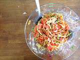Salade de spaghetti, courgettes, tomates au pesto
