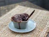Mug cake très Chocolat comme un volcan