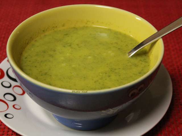 Recettes de Soupe aux fanes de radis de Mamy Nadine cuisine