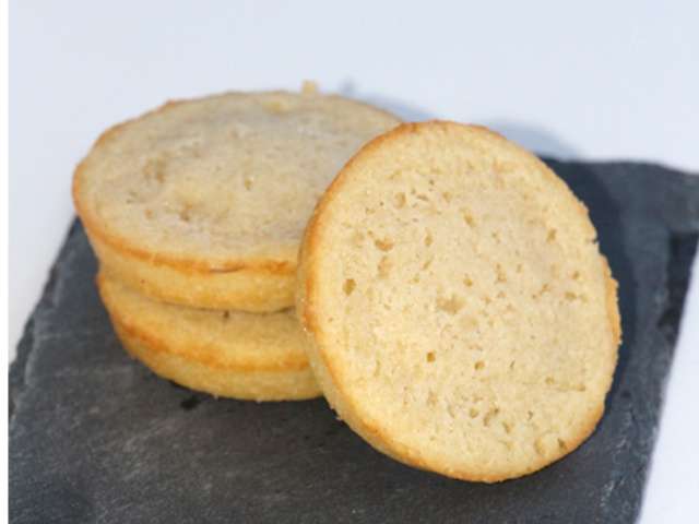 Petits gâteaux secs aux biscuits roses - Recette Ptitchef