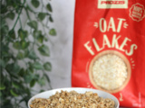 Granola maison aux flocons d’avoine, cacahuètes et sirop d’érable