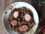 Lentilles vertes et saucisses de Montbéliard : la recette facile à la casserole