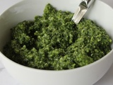Pesto de fanes de carottes : la recette anti-gaspi, gourmande et facile