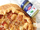 Tarte à la tomate, pesto & moutarde à l’ancienne : une recette ensoleillée