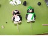 Tutoriel 1: Pingouin en pâte à sucre et pâte d'amande