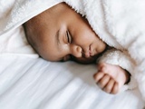 Méthodes efficaces pour favoriser un sommeil paisible chez votre bébé