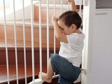 Prévention des accidents domestiques avec bébé : conseils de sécurité à la maison