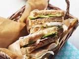Club sandwich au poulet fermier d'Auvergne, bacon, avocat et mayonnaise au Tabasco