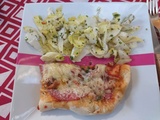 Pinsa tomate salami et Comté au cake factory