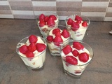 Tiramisu aux fraises et framboises du jardin