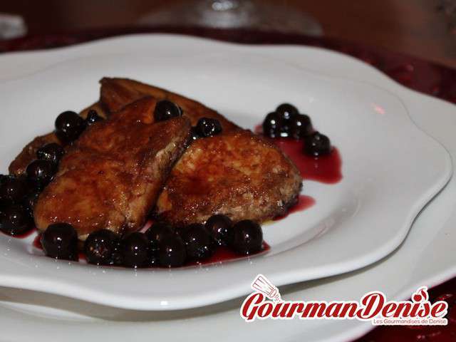 Recette Terrine de foie gras poêlé, mangue, jambon de Bayonne et gelée de  sauternes au poivre de Timut