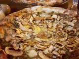 Pizza 🍕🍕🍕
Truffle and mozzarella pizza with mushrooms, perfect