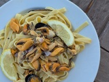 Tagliatelle aux moules, à la crème et au citron