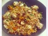 Salade de boulghour & quinoa aux abricots secs, noisettes & feta