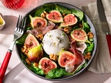Salade burrata à la truffe, figues fraîches, jambon cru et noix