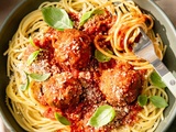 Spaghetti aux boulettes de viande et sauce tomate maison