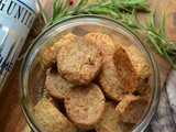 Biscuits apéro - farine d'amidonier, comté, baie rose et romarin