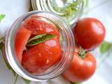 Bocaux de tomates au naturel