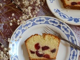 Gâteau à la noix de coco et cerises