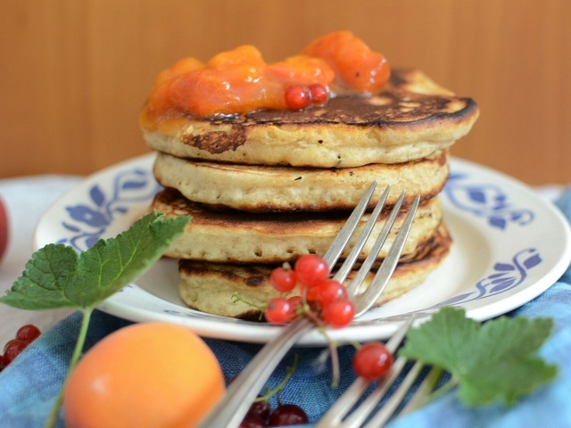 Pancakes salés à la farine de pois chiches, jeunes pousses d'épinards et  tomates séchées – Mes brouillons de cuisine