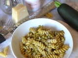 Pâtes à la crème de courgette, petits pois et épices