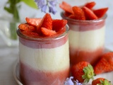 Petits pots de semoule au lait et fraises