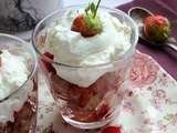 Verrines fraises groseilles et cake #zerogachis