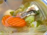 Bouillon clair aux légumes et au poisson (Cuisine asiatique)