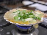 Coquilles Saint-Jacques grillées au miso comme à Aomori (hotate no kayakimiso)