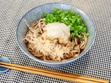 Nouilles soba froides au radis daikon râpé (oroshi soba)