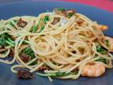 Spaghetti au mizuna, crevettes et tomates séchées