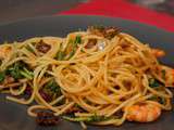 Spaghetti au mizuna, crevettes et tomates séchées