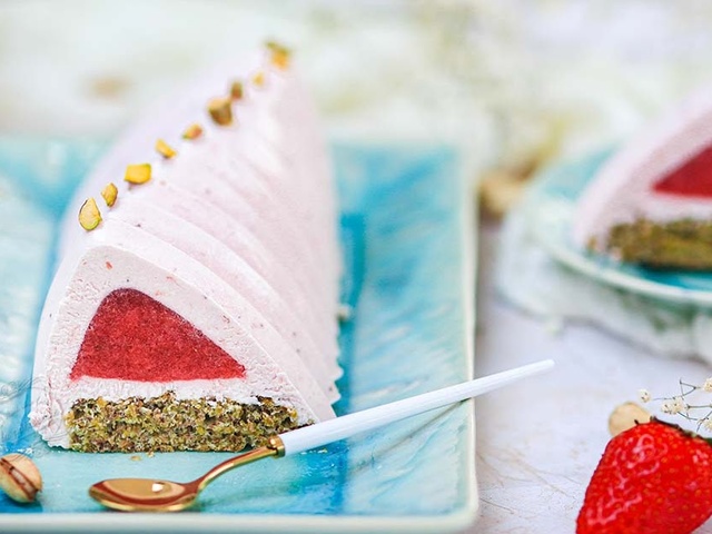 Entremets fraise noix de coco pour la fête des mères : Il était une fois la  pâtisserie