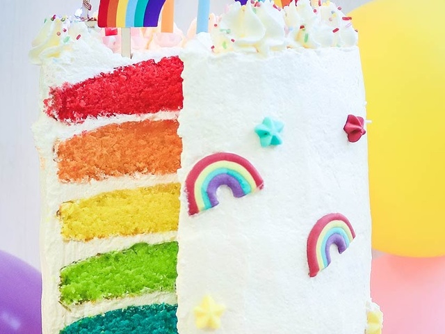 La recette du Rainbow cake - Cake design - Féerie Cake