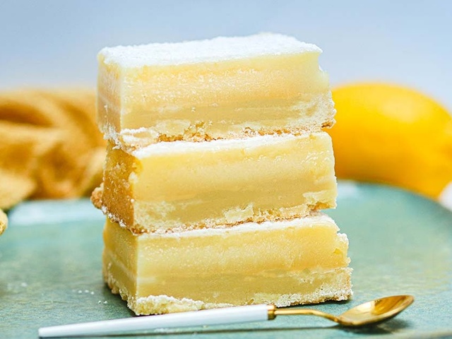 Gâteau rubik's cube praliné citron or et blanc : Il était une fois la  pâtisserie