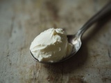 Mascarpone glacé prêt en 15 minutes : le dessert léger qui séduit à tous les coups